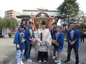 宮司と記念撮影